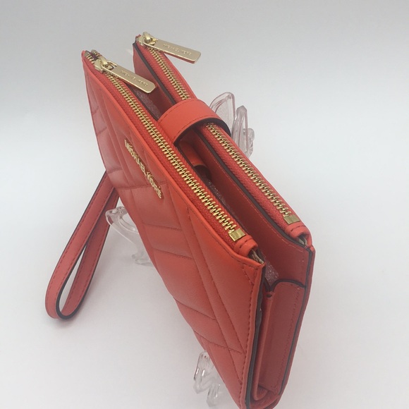 Michael Kors Peyton LG Double Zip Wristlet - Picture 3 of 8